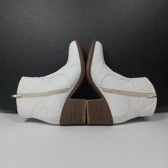 DIRTY LAUNDRY Unite Snake Embrossed Design Womens White Western Ankle Boot Sz 6 - Picture 9 of 13